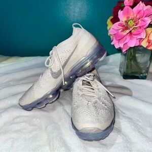 Nike Vapormax flyknit phantom/white/metallic silver iridescent shoes